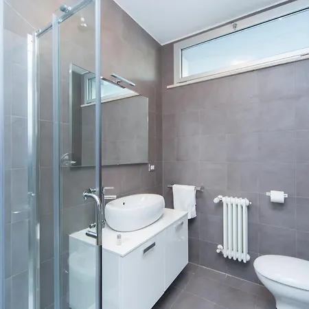 Apartman Housing32 *