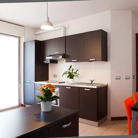 Housing32 Apartment Milan